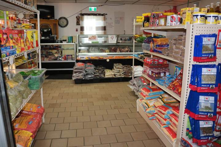 Large choix de produits alimentaires et infusions